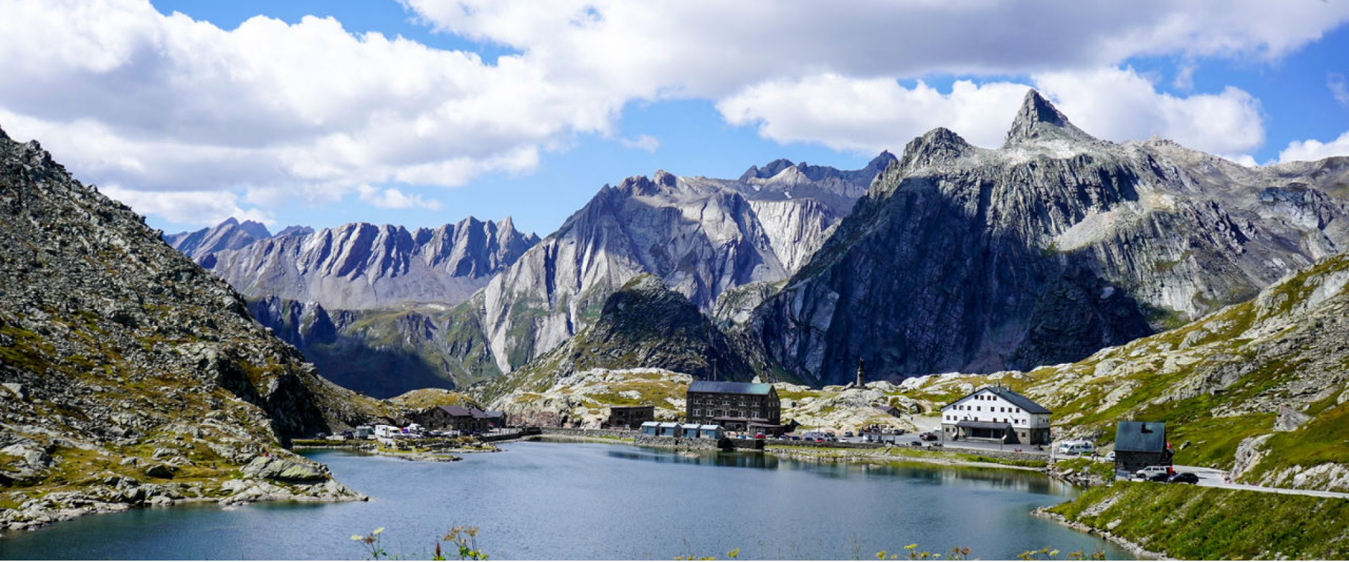 La Via Francigena in Valle d’Aosta, tappa 01 – Dal Gran San Bernardo a Echevennoz: passaggio nel borgo di Étroubles